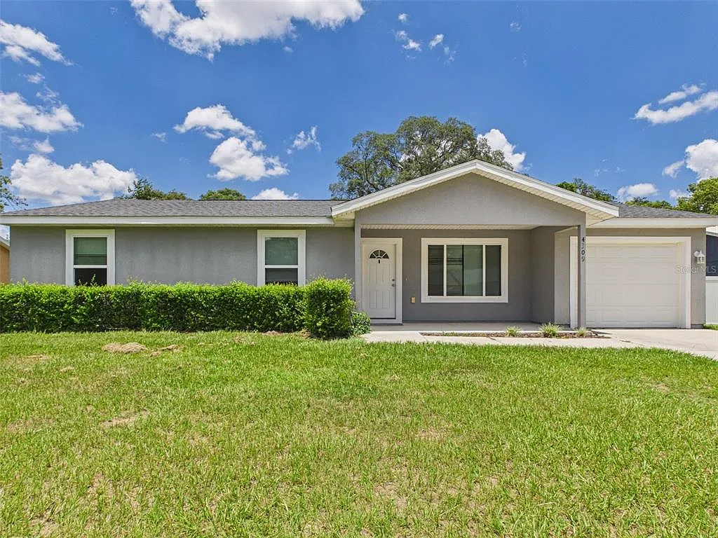 3 bed, 2.0 bath, 1238 sqft, $1,799 — Photo 2