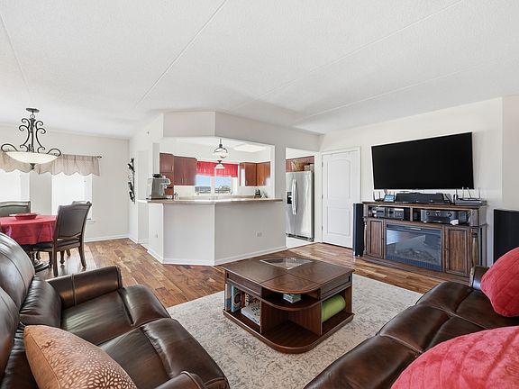 4th image of 655 Perrie Dr APT 302