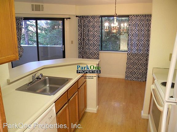 3rd image of 2531 Lucy Ln APT D