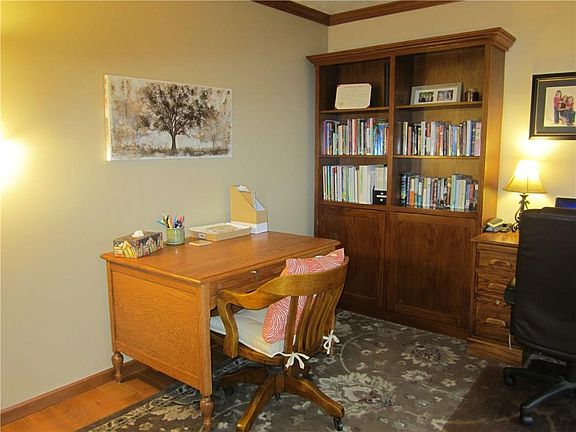 5th image of 2315 Worthington Dr