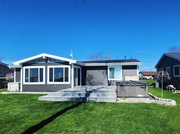 13320 W Shore Dr, Houghton Lake, MI 48629