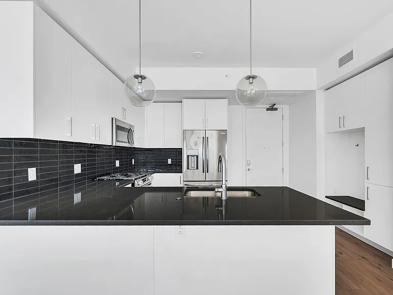1212 Demonbreun St #1210 — Photo 15