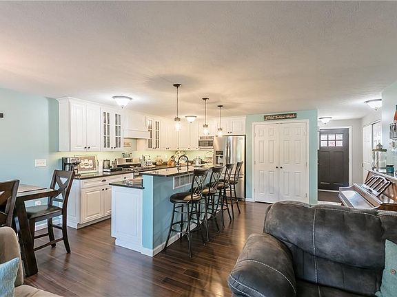 3rd image of 5996 Calm Lake Dr