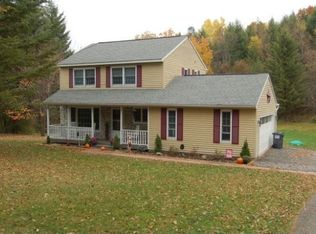 30 Woodview Rd, Troy, NY 12182