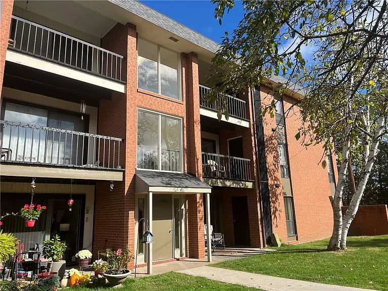 1000 College Park Dr #9 — Photo 1
