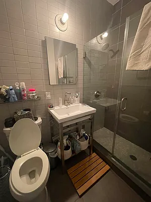 Rented by Weinstein Realty Group | media 8