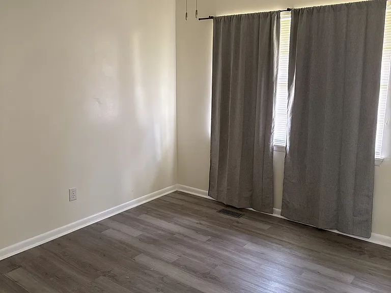 1737 Magnolia St — Photo 8