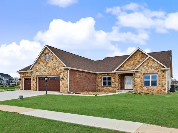 3020 Beringer Cir, Urbana, IL 61802