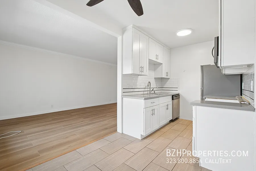Updated 1 Bedroom in Prime West Hollywood with Pool Access & Modern Finishes — Photo 4