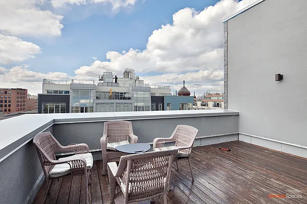 Sold by Modern Spaces | media 20