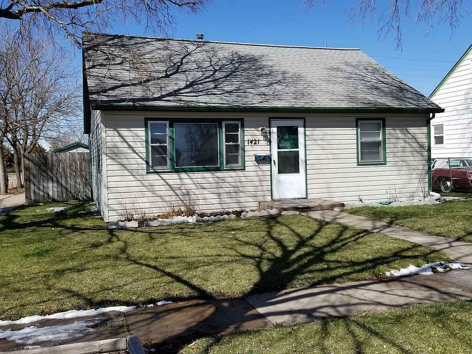 1st image of 1421 E 6th St