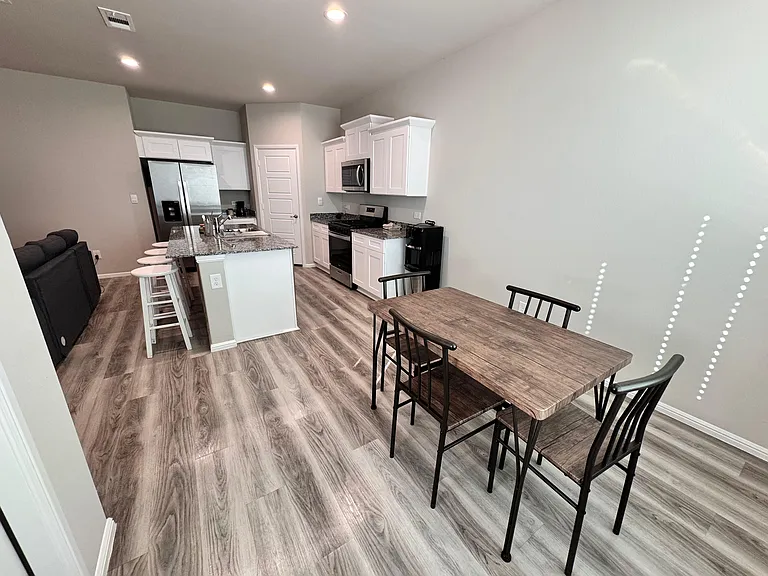 6302 Oracle Dr — Photo 8