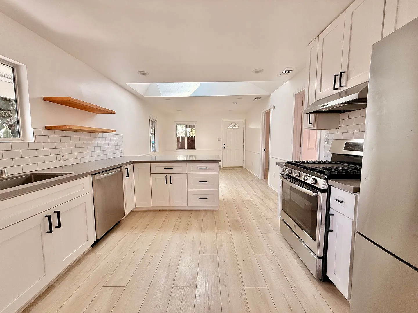 1704 Grafton St — Photo 4
