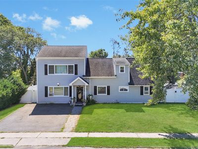 6 Regal Lane, Levittown, NY, 11756