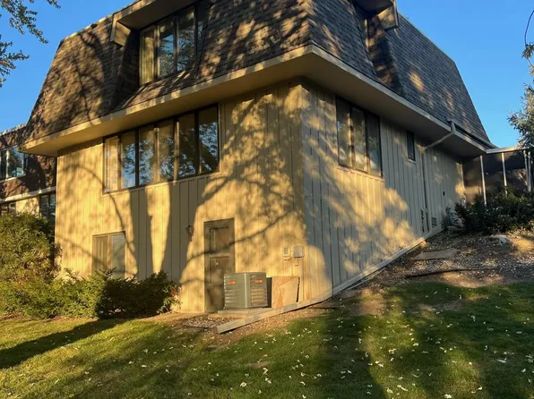1833 Eagle Ridge Dr APT 8, Mendota Heights, MN 55118