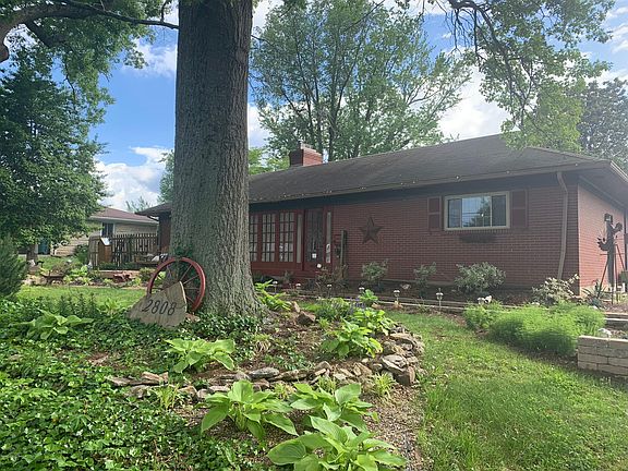 4th image of 2808 Browns Ln