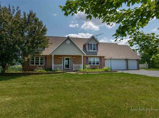 749 S Rocky Hill Rd, Galena, IL 61036