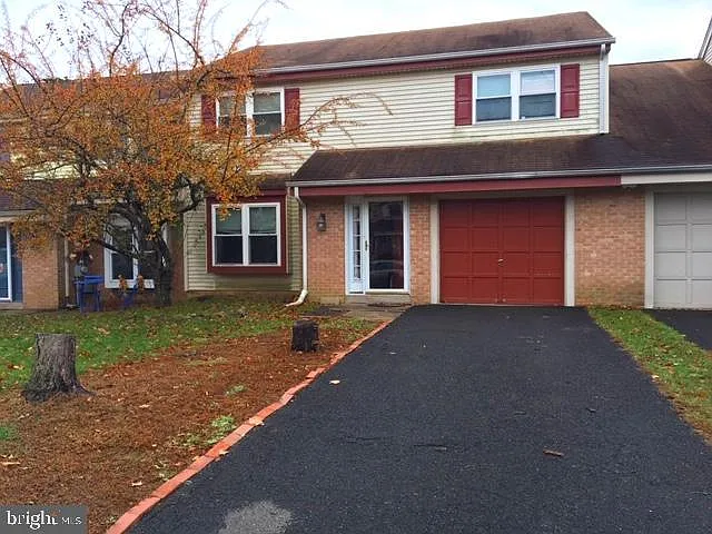 60 Green Woods Dr photo 1