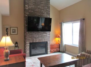 35468 Heritage Ln, Farmington, MI 48335