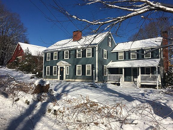 House & Barn Street View