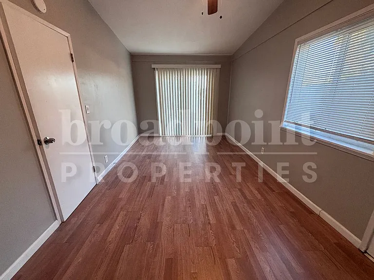 653 E 3rd Ave #1 — Photo 9