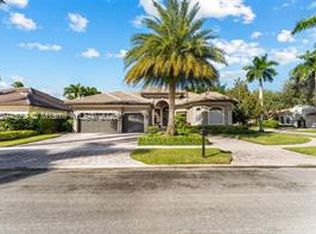 10775 Blue Palm St, Plantation, FL 33324