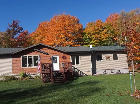 315 Princeton Dr, Gwinn, MI 49841