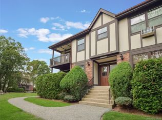 732 Sierra Vista Ln, Valley Cottage, NY 10989