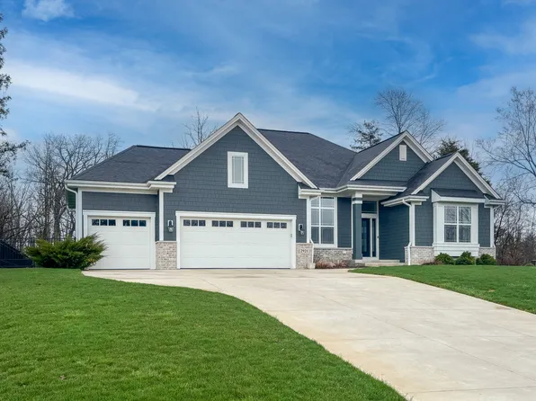 2921 Seven Oaks Ct, Kansasville, WI 53139
