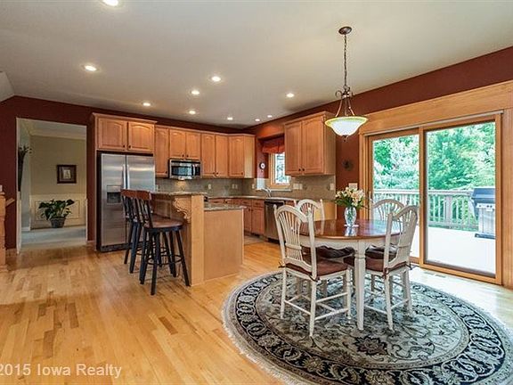 4th image of 635 SE Brentwood Dr