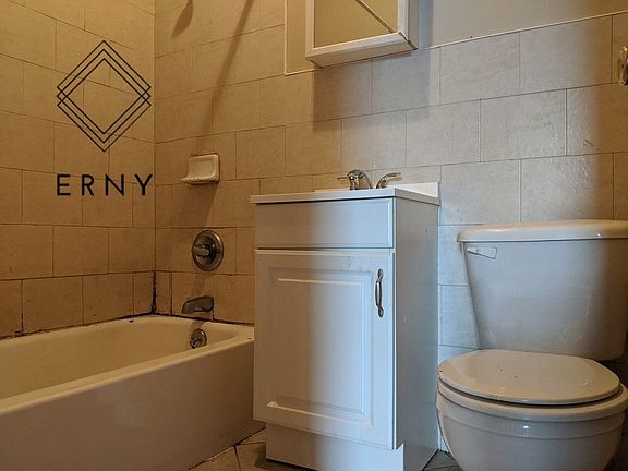 2nd image of 1119 Bergen St #4C