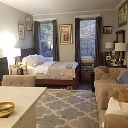 Rented by R New York