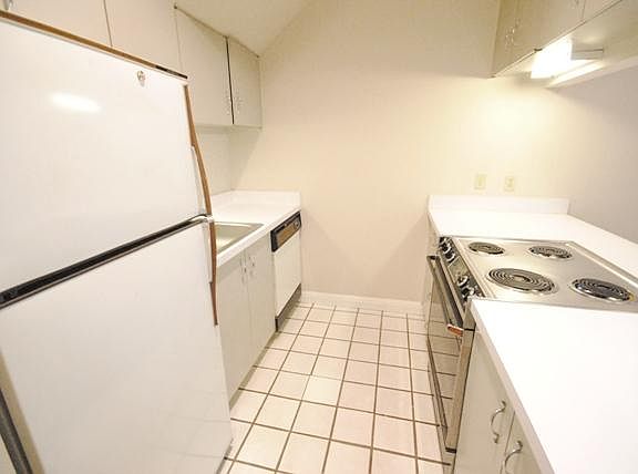 4th image of 921 Geyer Ave APT B