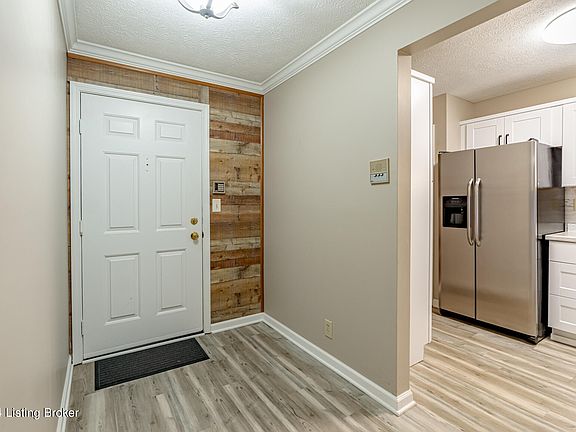 4th image of 104 Donard Park Ave