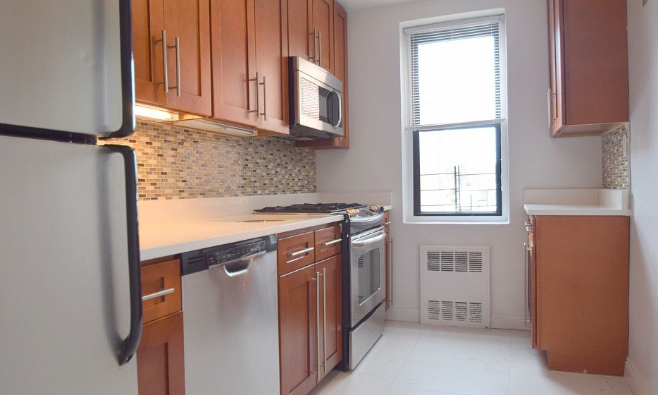 Harbor House - Kitchen - H43-02A