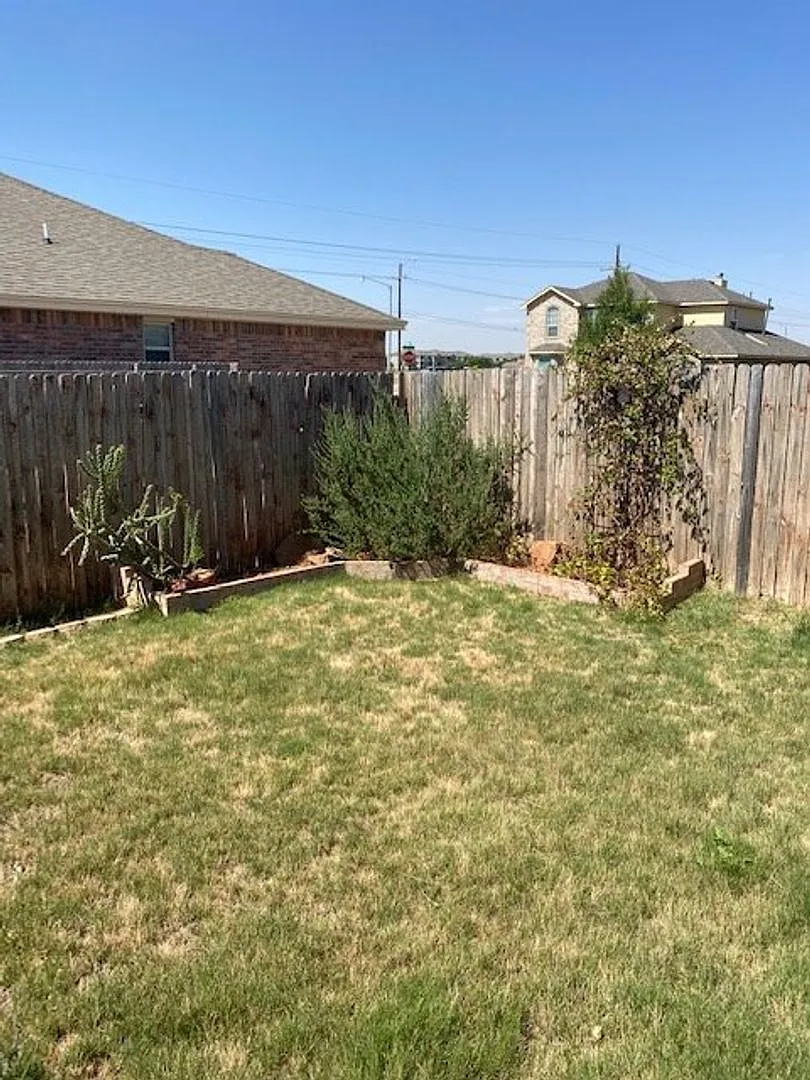 Charming home — Photo 2