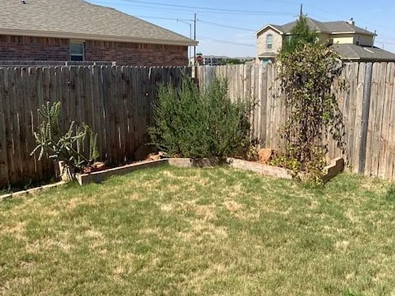 4807 Fordham St — Photo 2