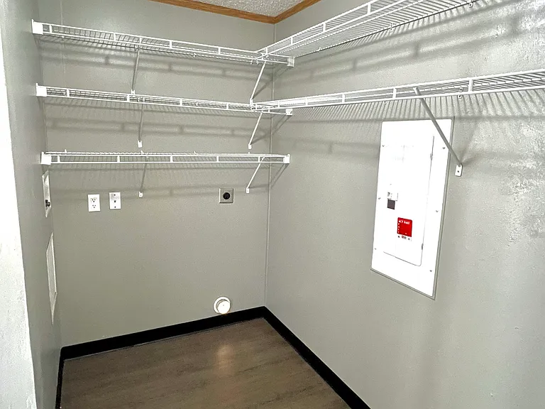 205 S Elm St — Photo 36