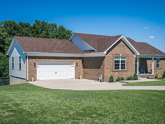 3rd image of 39 Truman Ct