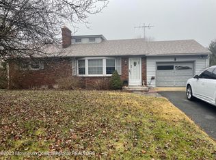 9 Wickatunk Rd, Manalapan, NJ 07726