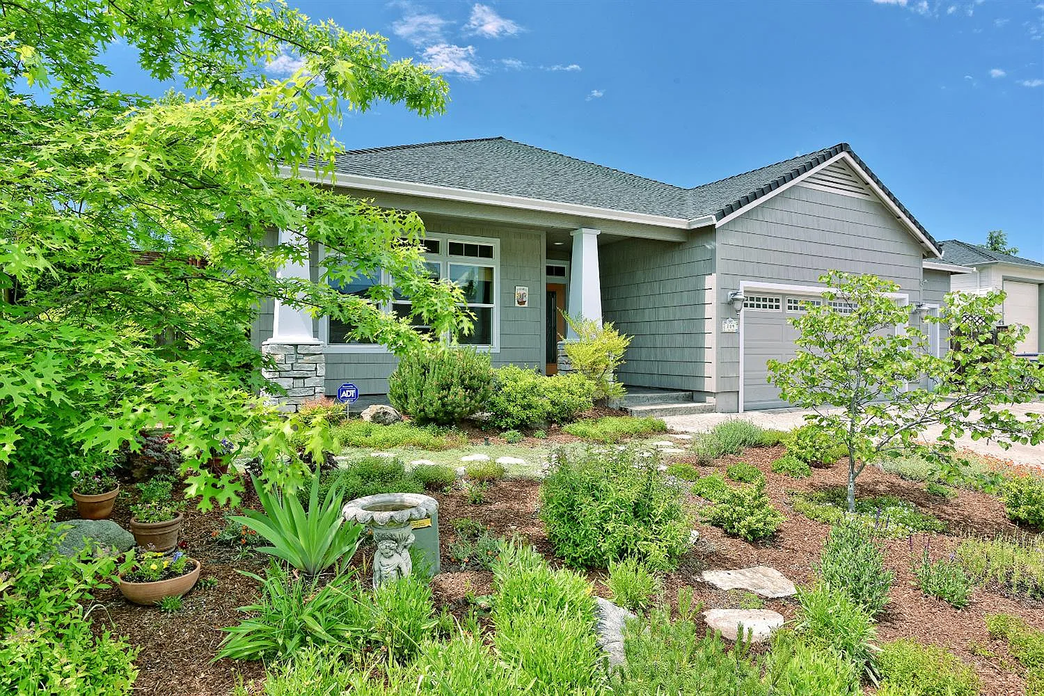 789 Mendolia Way photo 1