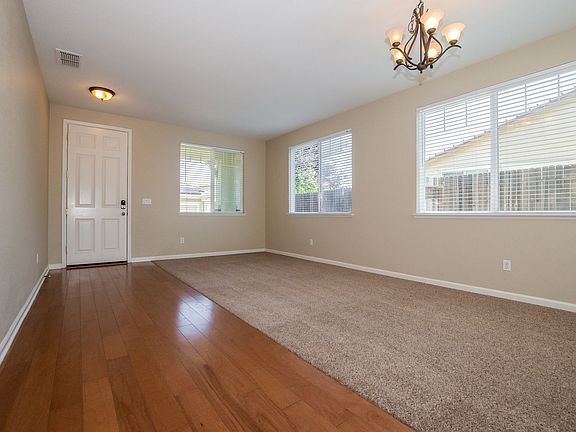 3rd image of 1211 Barnhill Ln