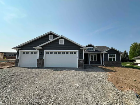 N1818 Schroeder Farm Dr, Greenville, WI 54942
