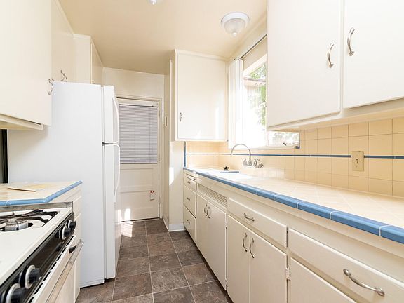 5th image of 1390 Kent Pl APT 1