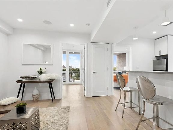 4th image of 14-23 Broadway #7FTR