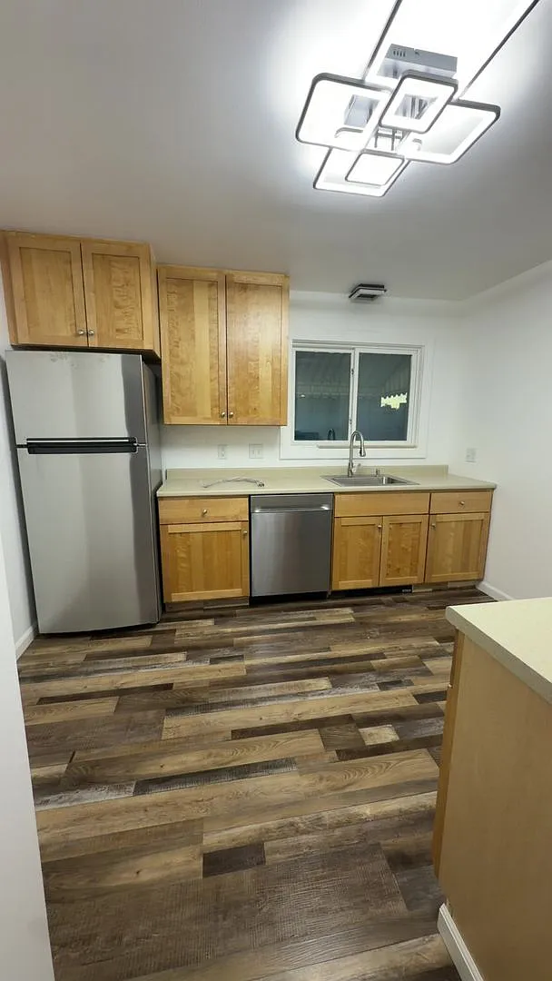 One Bedroom, One Bathroom Apartment — Photo 1