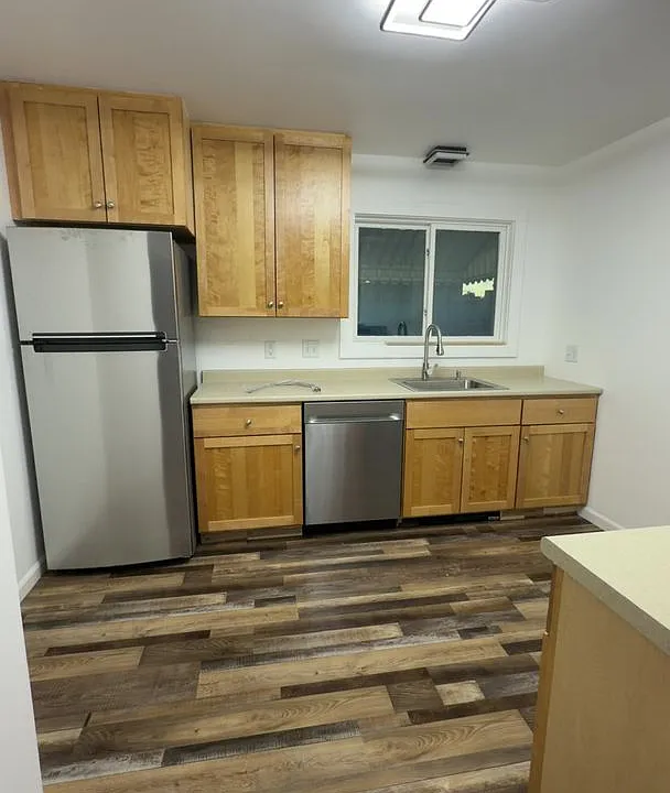 107 1/2 N Warren Ave