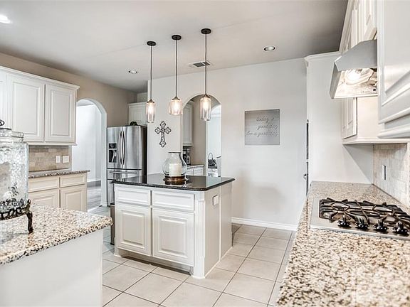 5th image of 681 Salada Dr