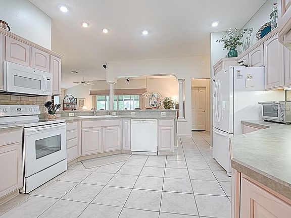 4th image of 16856 SE 85th Sapelo Ct