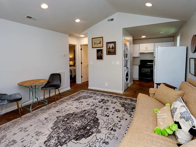 750 Alloway St #A — Photo 3